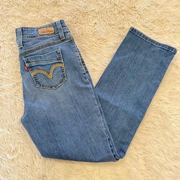 Levi’s Mid Rise Straight Jeans - Picture 2 of 9
